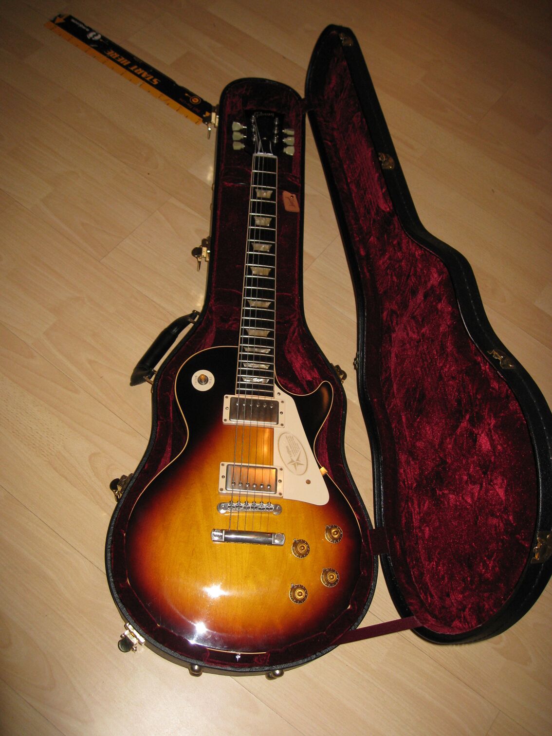 2011 Gibson Les Paul Custom R8